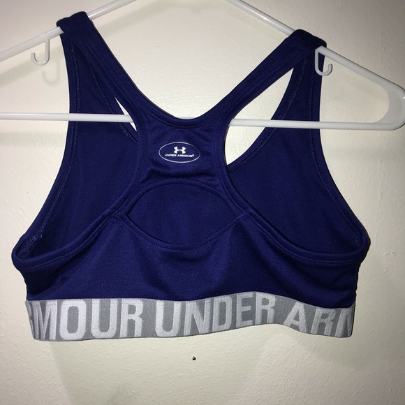 Girl 👧 UnderArmor Sports Bra - Picture 2 of 3